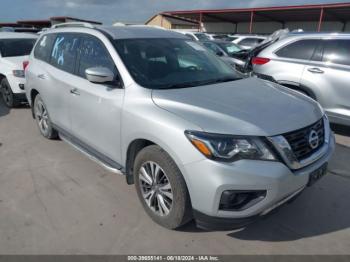  Salvage Nissan Pathfinder