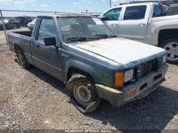  Salvage Mitsubishi Mighty Max   S