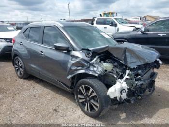  Salvage Nissan Kicks