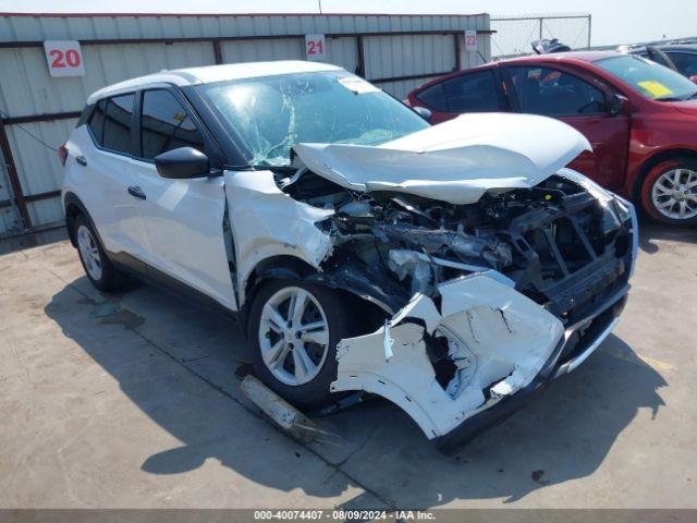  Salvage Nissan Kicks