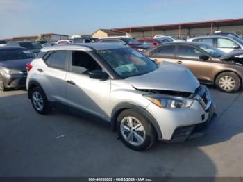  Salvage Nissan Kicks