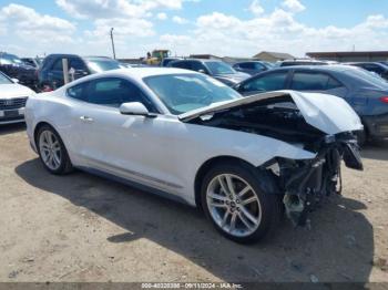  Salvage Ford Mustang