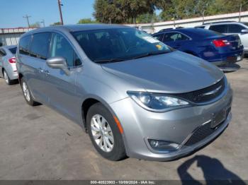  Salvage Chrysler Pacifica