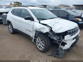  Salvage Jeep Compass