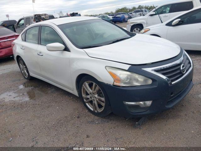  Salvage Nissan Altima