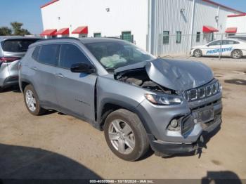  Salvage Jeep Compass