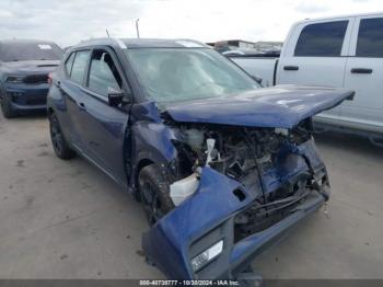  Salvage Nissan Kicks