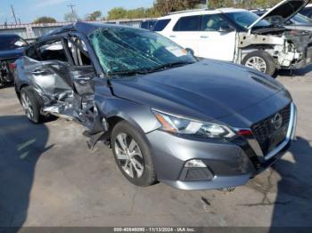  Salvage Nissan Altima