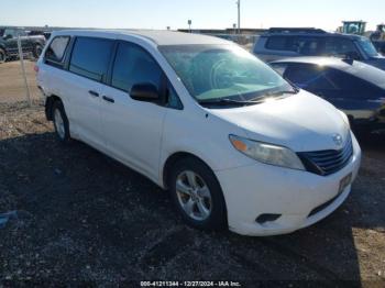  Salvage Toyota Sienna