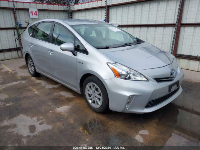  Salvage Toyota Prius v