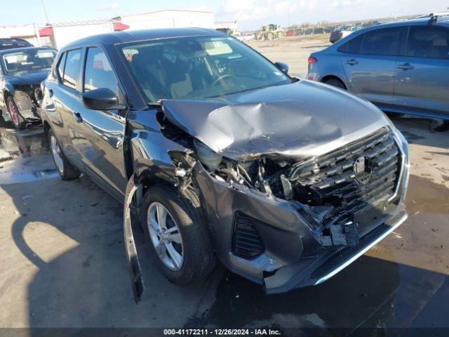  Salvage Nissan Kicks