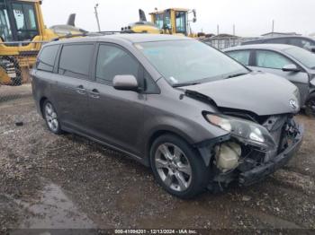  Salvage Toyota Sienna