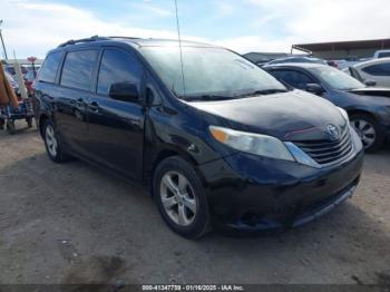  Salvage Toyota Sienna