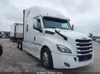  Salvage Freightliner New Cascadia 126