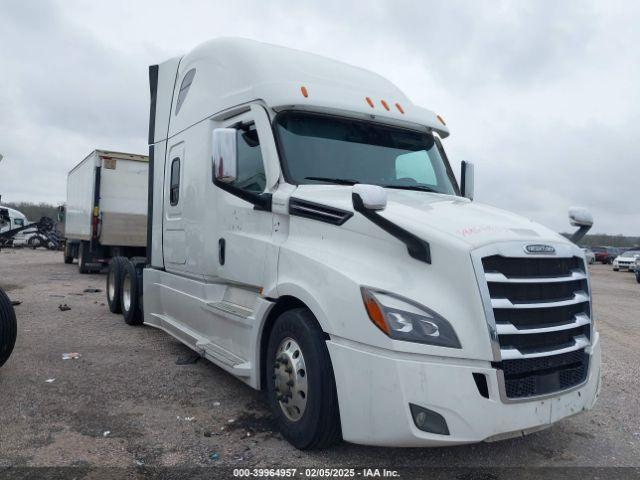  Salvage Freightliner New Cascadia 126