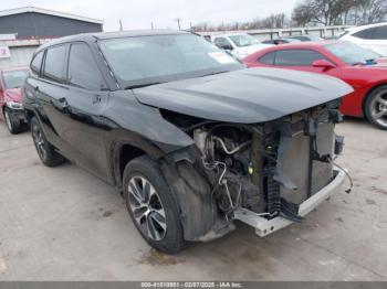  Salvage Toyota Highlander