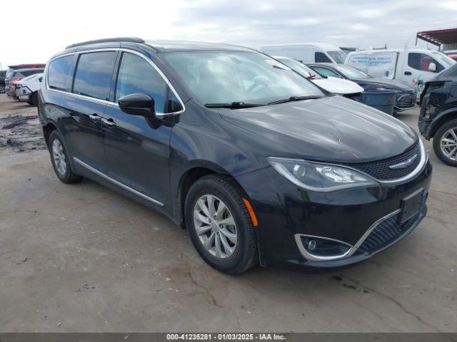  Salvage Chrysler Pacifica