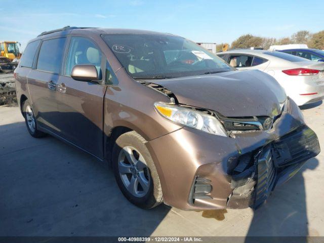  Salvage Toyota Sienna