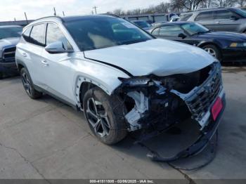  Salvage Hyundai TUCSON