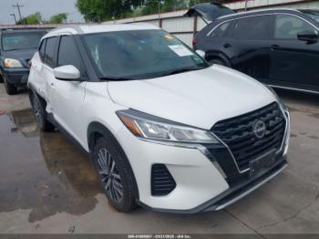  Salvage Nissan Kicks