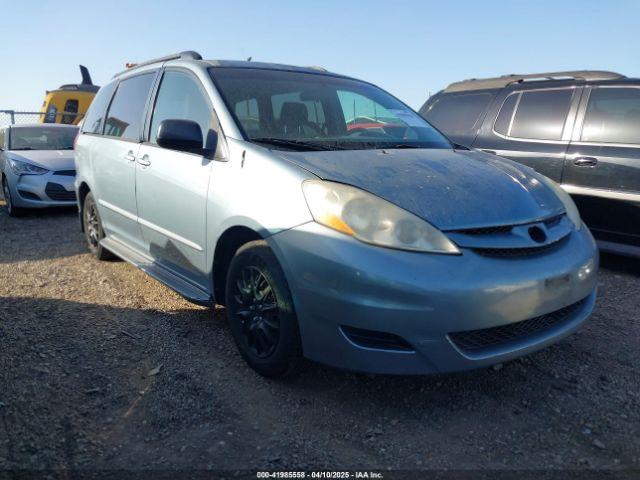  Salvage Toyota Sienna