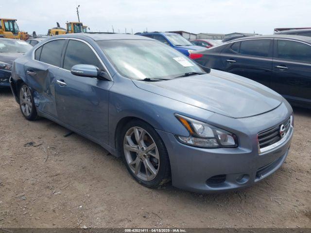  Salvage Nissan Maxima