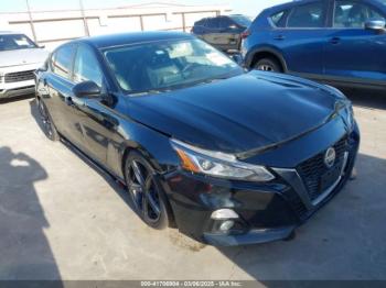  Salvage Nissan Altima
