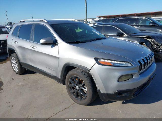  Salvage Jeep Cherokee