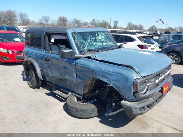  Salvage Ford Bronco