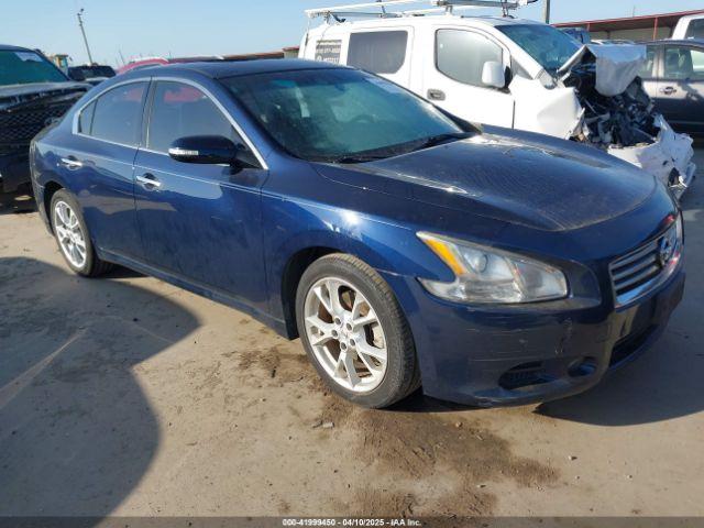  Salvage Nissan Maxima
