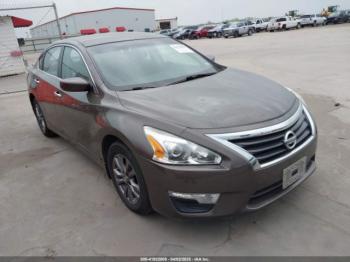  Salvage Nissan Altima