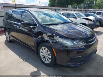  Salvage Chrysler Pacifica