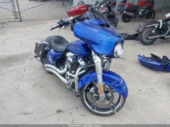  Salvage Harley-Davidson Flhx