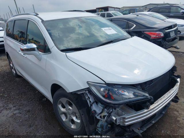  Salvage Chrysler Pacifica
