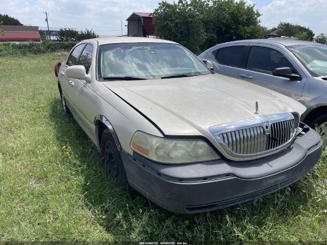  Salvage Lincoln Towncar