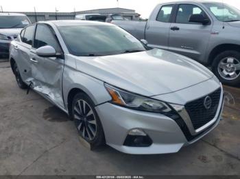  Salvage Nissan Altima