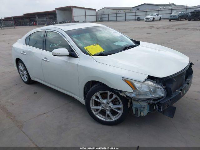  Salvage Nissan Maxima