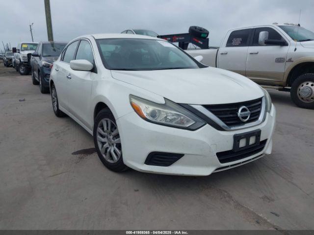  Salvage Nissan Altima