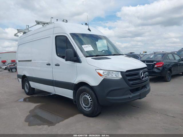  Salvage Mercedes-Benz Sprinter 2500
