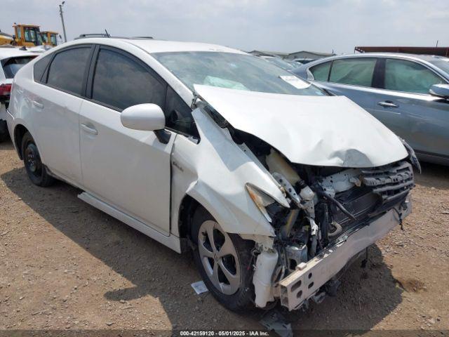  Salvage Toyota Prius