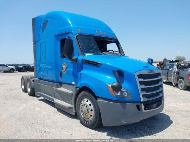  Salvage Freightliner New Cascadia 126
