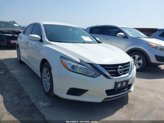  Salvage Nissan Altima