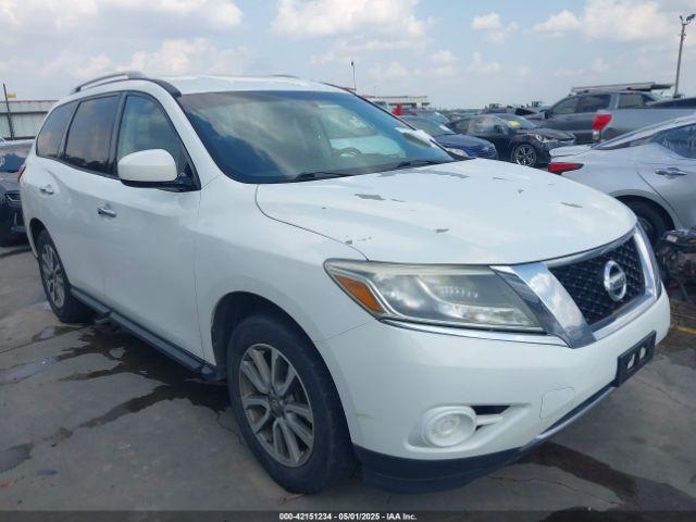  Salvage Nissan Pathfinder