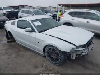  Salvage Ford Mustang