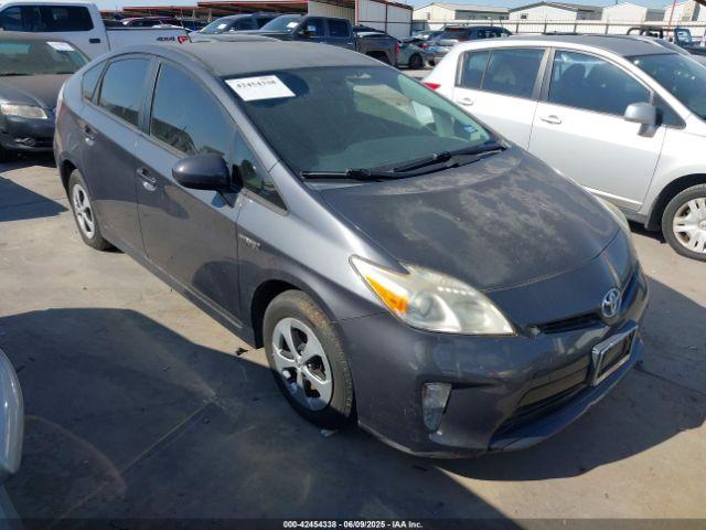  Salvage Toyota Prius