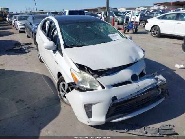  Salvage Toyota Prius