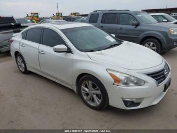  Salvage Nissan Altima
