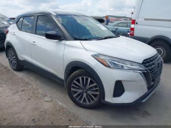  Salvage Nissan Kicks
