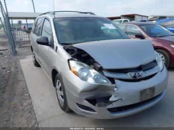  Salvage Toyota Sienna
