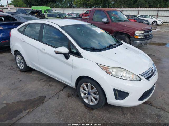  Salvage Ford Fiesta